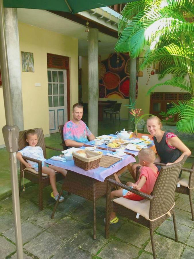 Gunas Guest House Bentota Extérieur photo